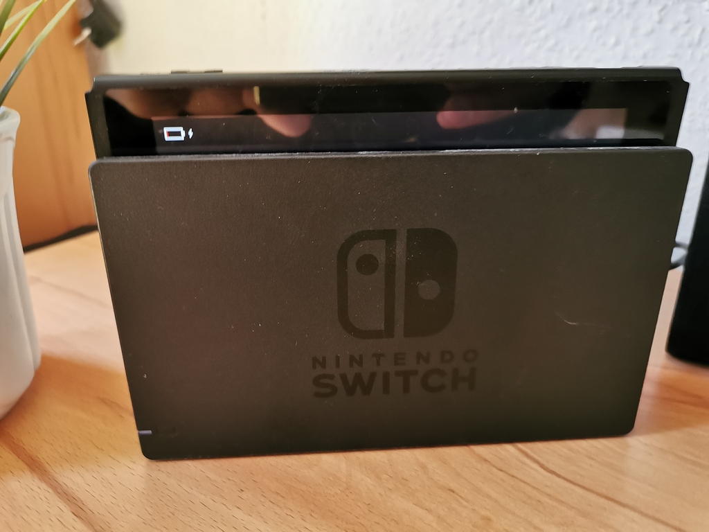 Switch just showing charing Symbol Nintendo Switch TronicsFix